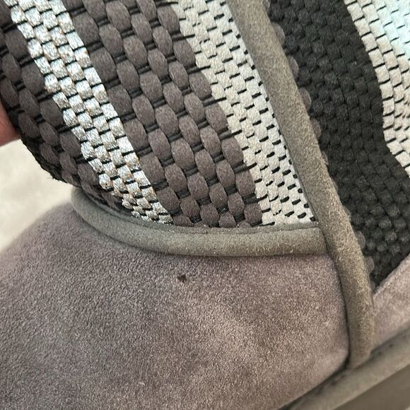 GUC UGG Australia Classic Short Woven UGGpure Lined boots(size 9) - Picture 12 of 13